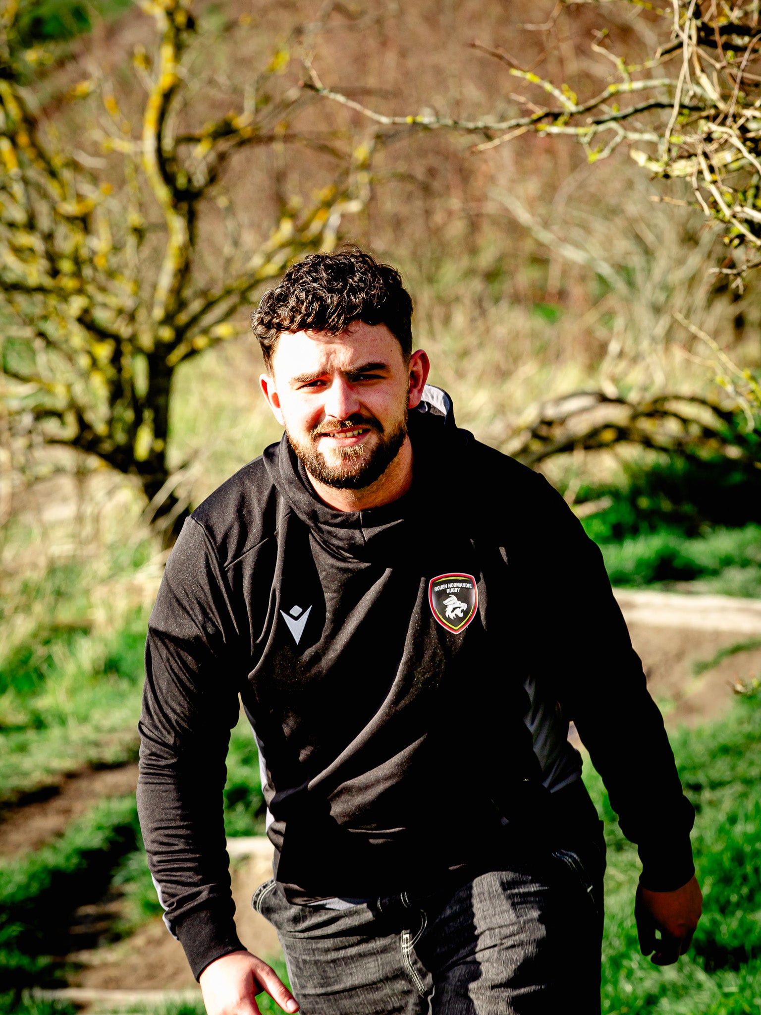 Pull à Capuche Noir Electro Rouen Normandie Rugby – Macron