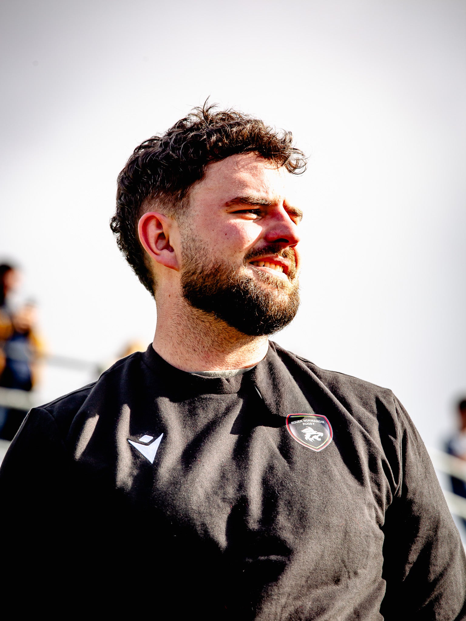 Pull à Capuche Noir Electro Rouen Normandie Rugby – Macron