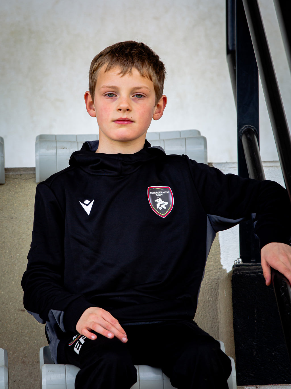 Pull à Capuche Noir Electro JR - Rouen Normandie Rugby